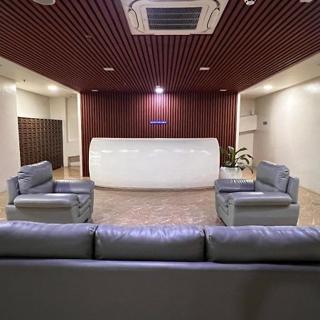 Hola! Condotel @ Inspiria Davao City Exteriör bild