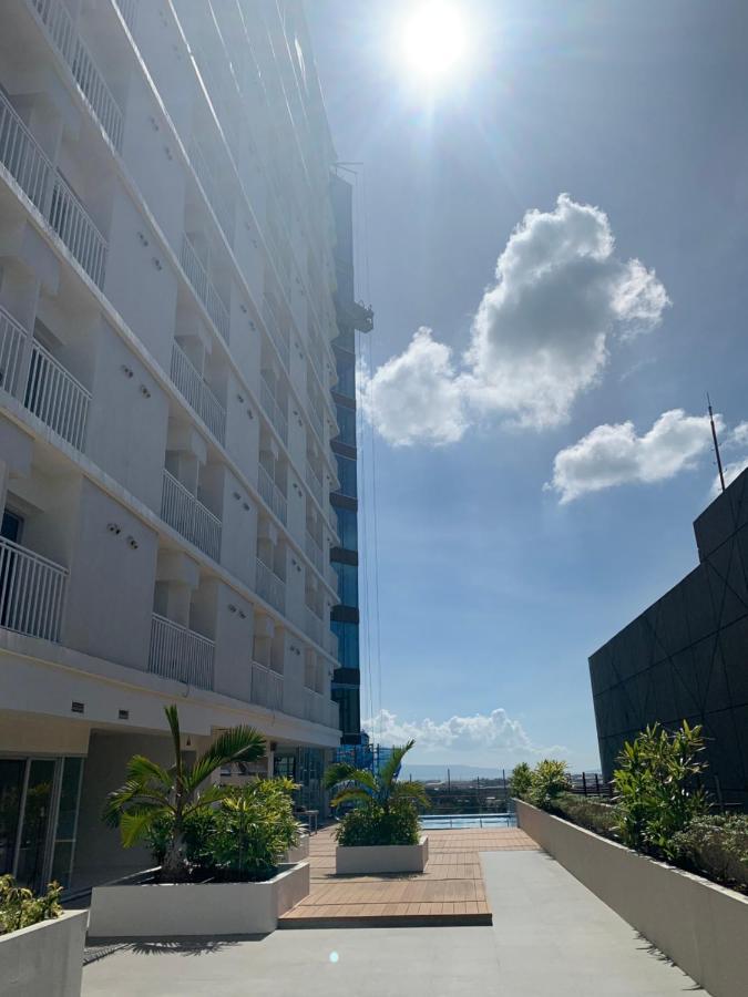 Hola! Condotel @ Inspiria Davao City Exteriör bild