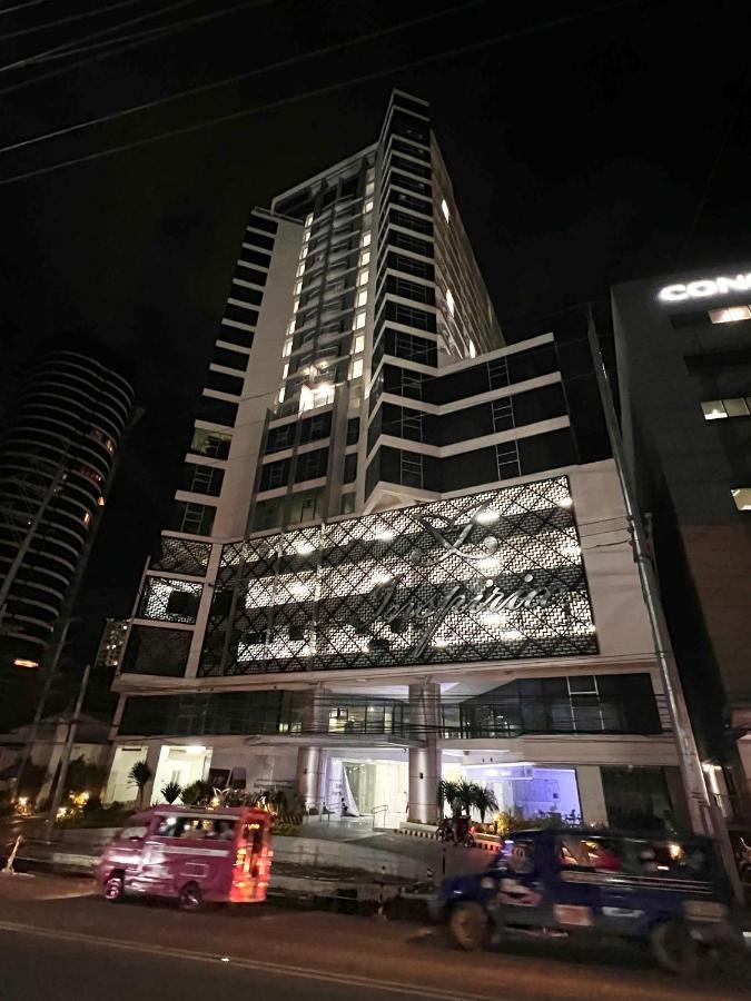 Hola! Condotel @ Inspiria Davao City Exteriör bild
