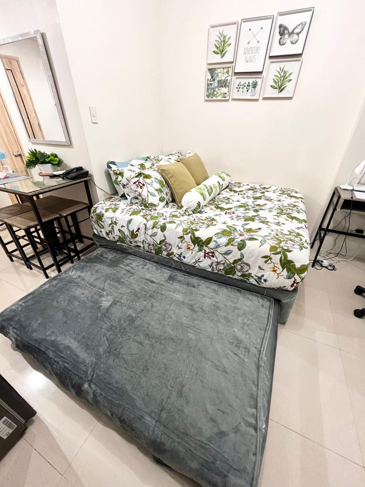 Hola! Condotel @ Inspiria Davao City Exteriör bild